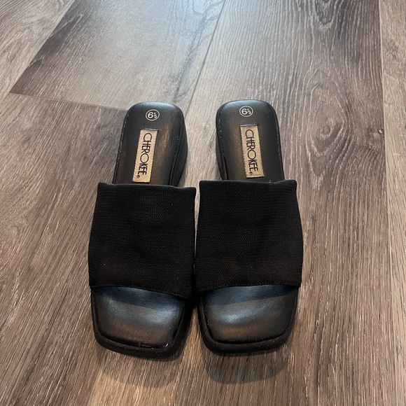 Vintage Cherokee Black Slide Sandals - Picture 2 of 4